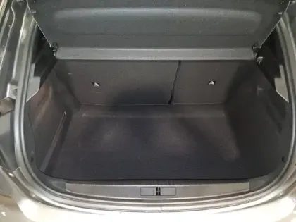 Photo 39 Peugeot 208  PureTech 100 S&S BVM6