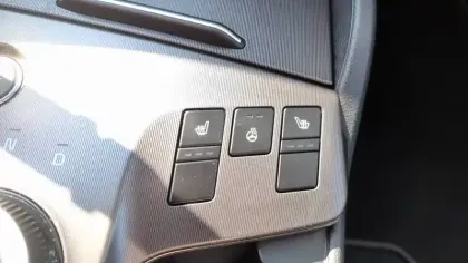 Photo 16 Kia Sportage  Hybride 239 ch BVA6