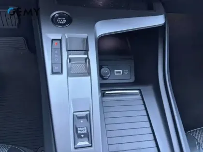 Photo 18 Peugeot 308  SW PureTech 130ch S&S EAT8