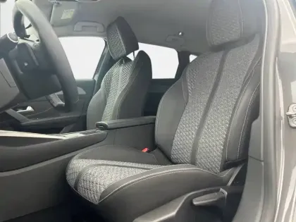 Photo 10 Peugeot 308  SW Hybrid 145 e-DCS6