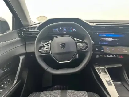 Photo 8 Peugeot 308  SW Hybrid 145 e-DCS6