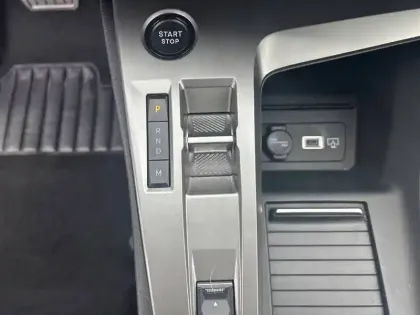 Photo 13 Peugeot 308  SW Hybrid 145 e-DCS6