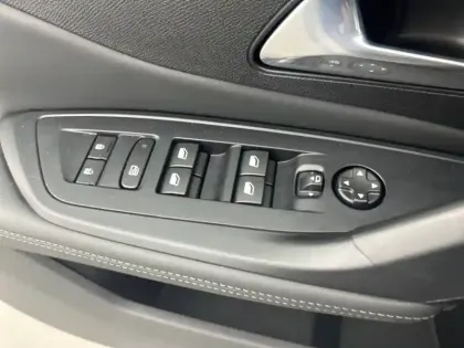 Photo 52 Peugeot 308  SW Hybrid 145 e-DCS6