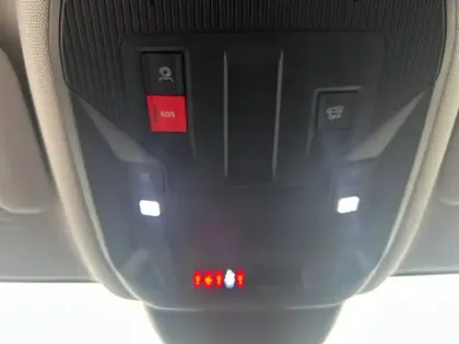 Photo 23 Peugeot 308  SW Hybrid 145 e-DCS6