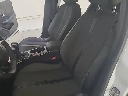 Photo 70 Peugeot 208  PureTech 100 S&S BVM6