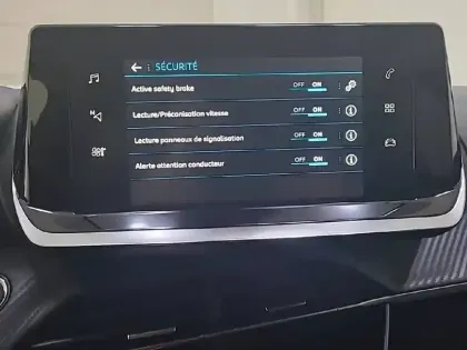 Photo 81 Peugeot 208  PureTech 100 S&S BVM6