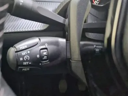 Photo 85 Peugeot 208  PureTech 100 S&S BVM6