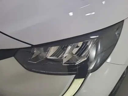 Photo 45 Peugeot 208 Gén. II Ph1 NG Allure 5