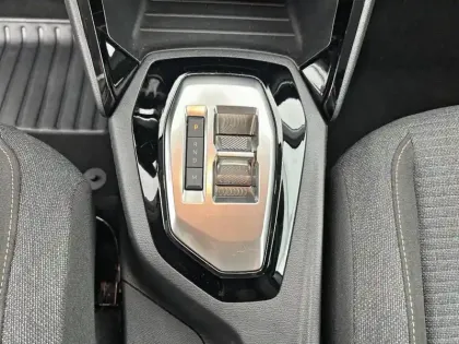 Photo 13 Peugeot 208  Hybrid 100 e-DCS6