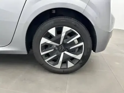 Photo 12 Peugeot 208  Hybrid 100 e-DCS6