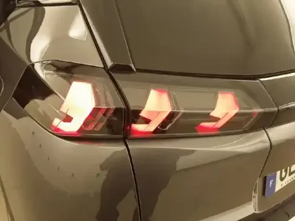 Photo 64 Peugeot 2008  PureTech 130 S&S EAT8