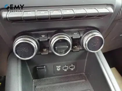 Photo 13 Renault Captur  E-Tech 145 - 21B