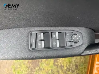 Photo 17 Renault Captur  E-Tech 145 - 21