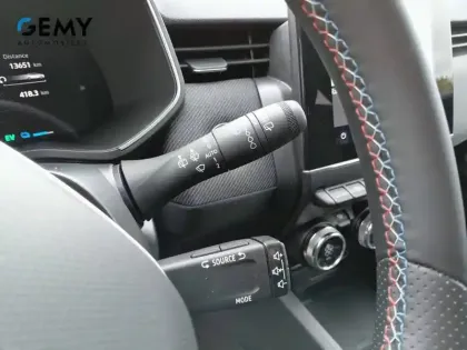 Photo 91 Renault Clio  E-Tech full hybrid 145 ch GSR2