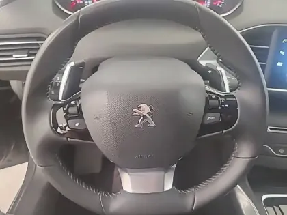 Photo 8 Peugeot 308  PureTech 130ch S&S EAT8