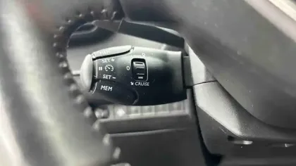 Photo 118 Peugeot 2008  PureTech 100 S&S BVM6