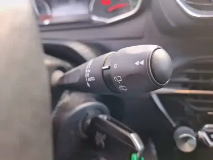 Photo 19 Peugeot 2008  PureTech 100 S&S BVM6