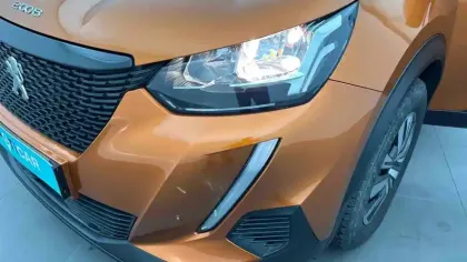 Photo 126 Peugeot 2008  PureTech 100 S&S BVM6