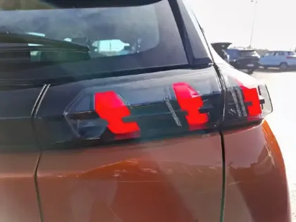 Photo 16 Peugeot 2008  PureTech 100 S&S BVM6