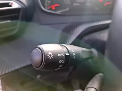 Photo 46 Peugeot 2008  PureTech 100 S&S BVM6