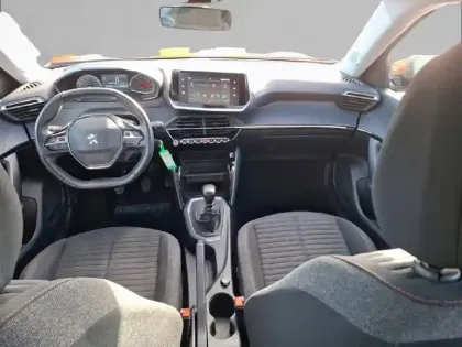 Photo 33 Peugeot 2008  PureTech 100 S&S BVM6