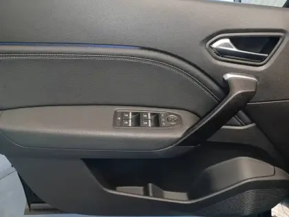 Photo 32 Renault Captur  E-Tech full hybrid 145