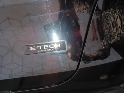 Photo 21 Renault Captur  E-Tech full hybrid 145