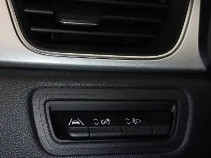 Photo 33 Renault Captur  E-Tech full hybrid 145