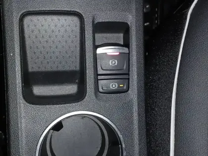 Photo 40 Renault Captur  E-Tech full hybrid 145