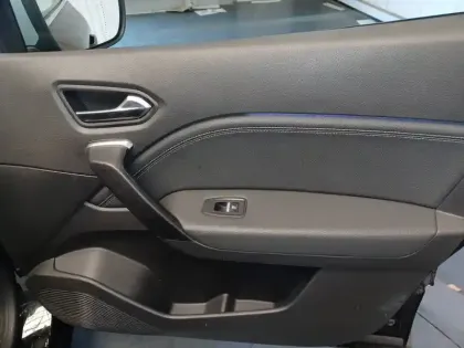 Photo 15 Renault Captur  E-Tech full hybrid 145