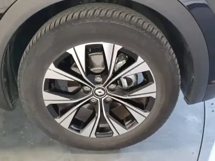 Photo 8 Renault Captur  E-Tech full hybrid 145