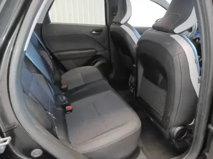 Photo 16 Renault Captur  E-Tech full hybrid 145