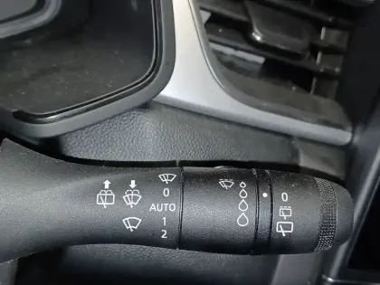 Photo 35 Renault Captur  E-Tech full hybrid 145