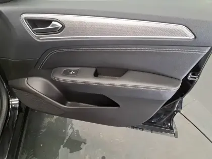 Photo 24 Renault Arkana  E-Tech 145 - 21B