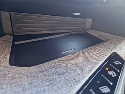 Photo 13 Peugeot 5008  Plug-in Hybrid 225 ch e-DCS7