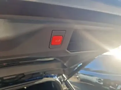 Photo 18 Peugeot 5008  Plug-in Hybrid 225 ch e-DCS7