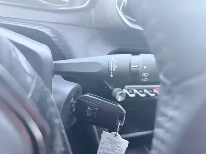 Photo 73 Peugeot 208  PureTech 75 S&S BVM5