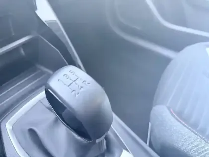 Photo 78 Peugeot 208  PureTech 75 S&S BVM5