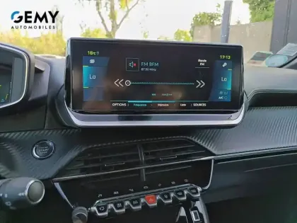 Photo 13 Peugeot 208  Electrique 50 kWh 136ch