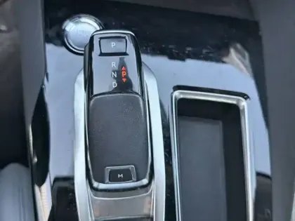 Photo 13 Peugeot 3008  Puretech 180ch S&S EAT8