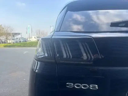 Photo 16 Peugeot 3008  Hybrid 225 e-EAT8