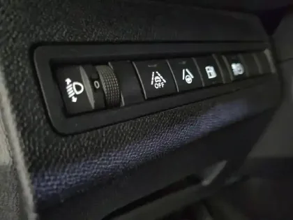 Photo 102 Peugeot 3008  Hybrid 225 e-EAT8