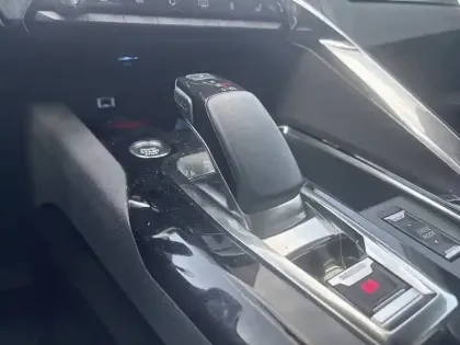 Photo 13 Peugeot 3008  Hybrid 225 e-EAT8