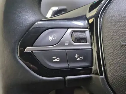 Photo 100 Peugeot 3008  Hybrid 225 e-EAT8
