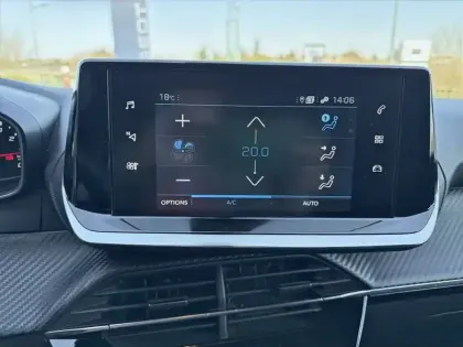 Photo 21 Peugeot 2008  PureTech 100 S&S BVM6