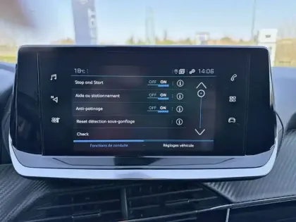 Photo 19 Peugeot 2008  PureTech 100 S&S BVM6