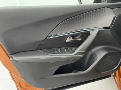 Photo 25 Peugeot 2008  BlueHDi 110 S&S BVM6