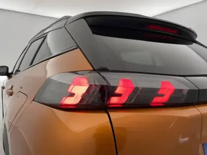 Photo 27 Peugeot 2008  BlueHDi 110 S&S BVM6