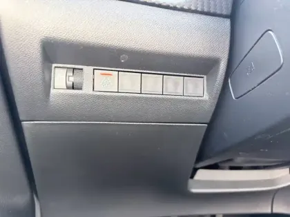 Photo 100 Peugeot 2008  PureTech 130 S&S EAT8