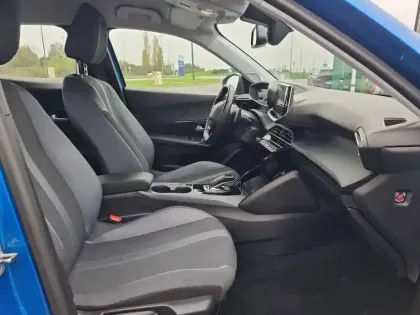 Photo 33 Peugeot 2008 Gén. II Ph1 NG Allure 5